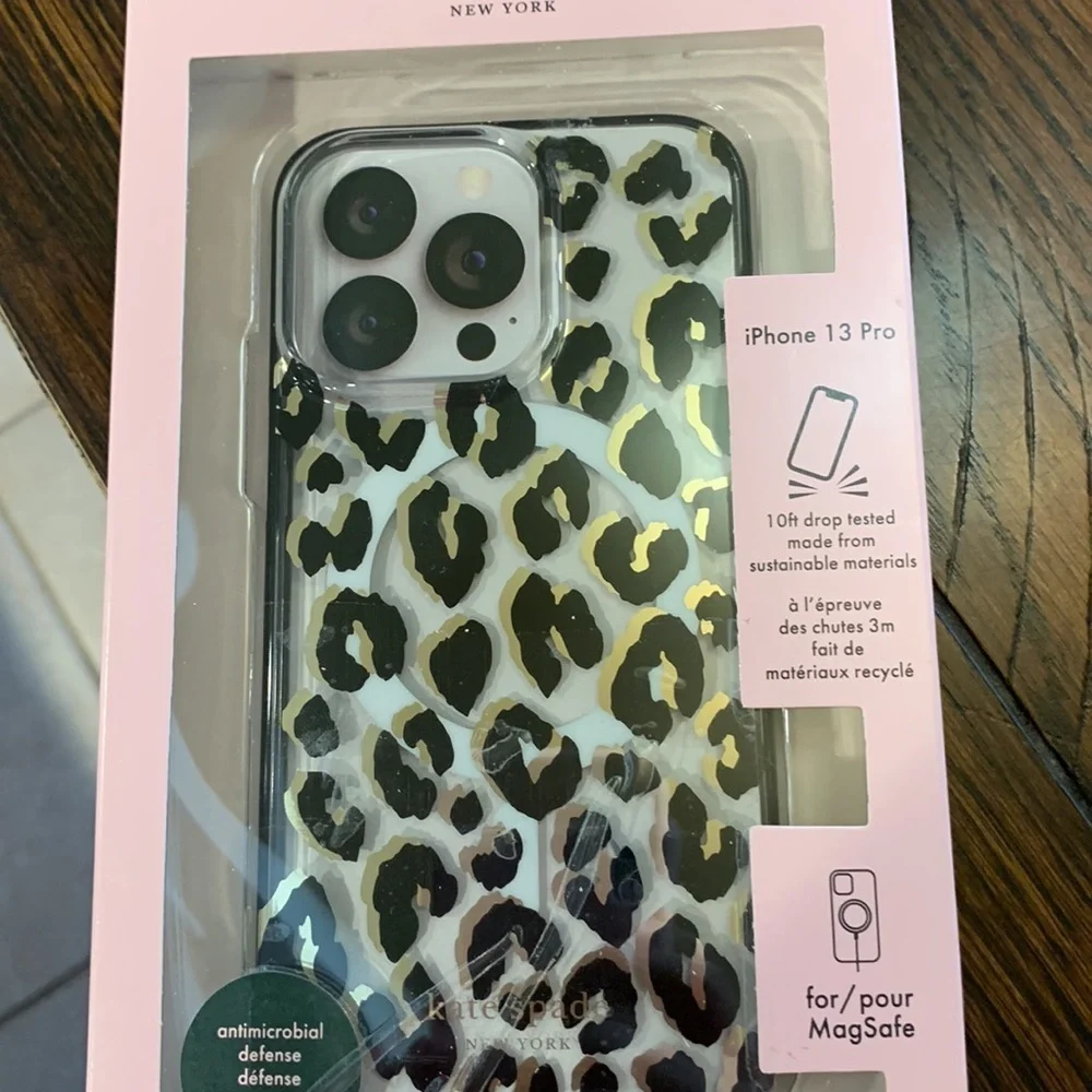 Kate Spade New York Apple iPhone 13 Pro Hardshell Case with MagSafe